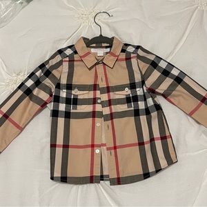 Boys Size 2T Burberry Shirt In Excellent Condition